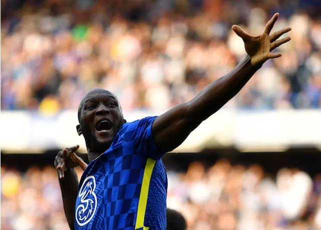  凯恩达成英超百球里程碑，热刺主场击败埃弗顿  