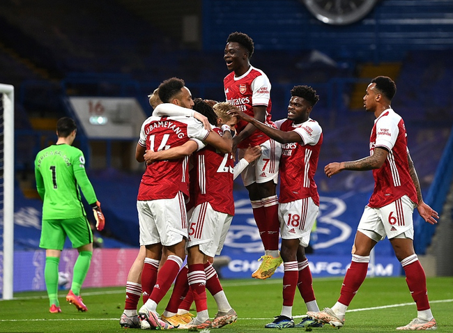  利物浦法比尼奥重伤赛季报销，后腰位置突现危机  