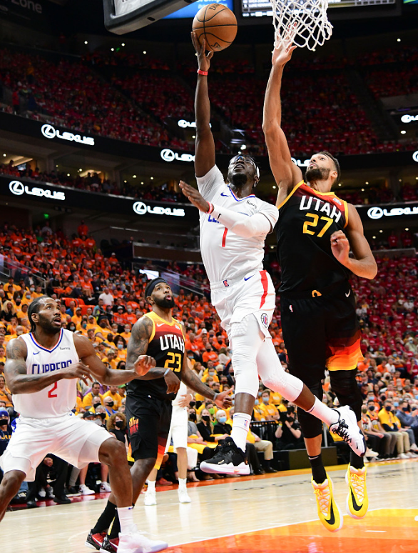  戈贝尔18+21篮板，森林狼防守制胜  